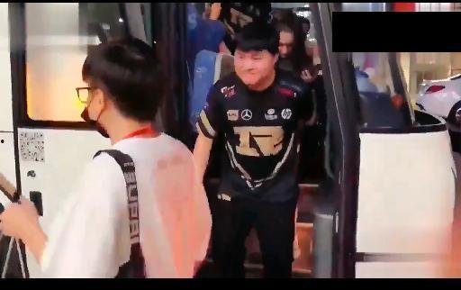 爆料网红女友是谁啊视频,视频爆料背后的神秘人物  第1张 爆料网红女友是谁啊视频,视频爆料背后的神秘人物  第1张